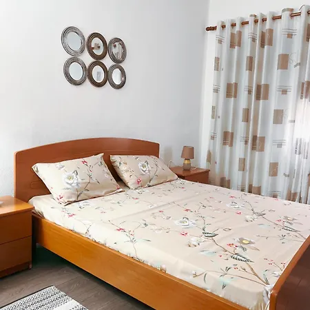 Center Apartment *